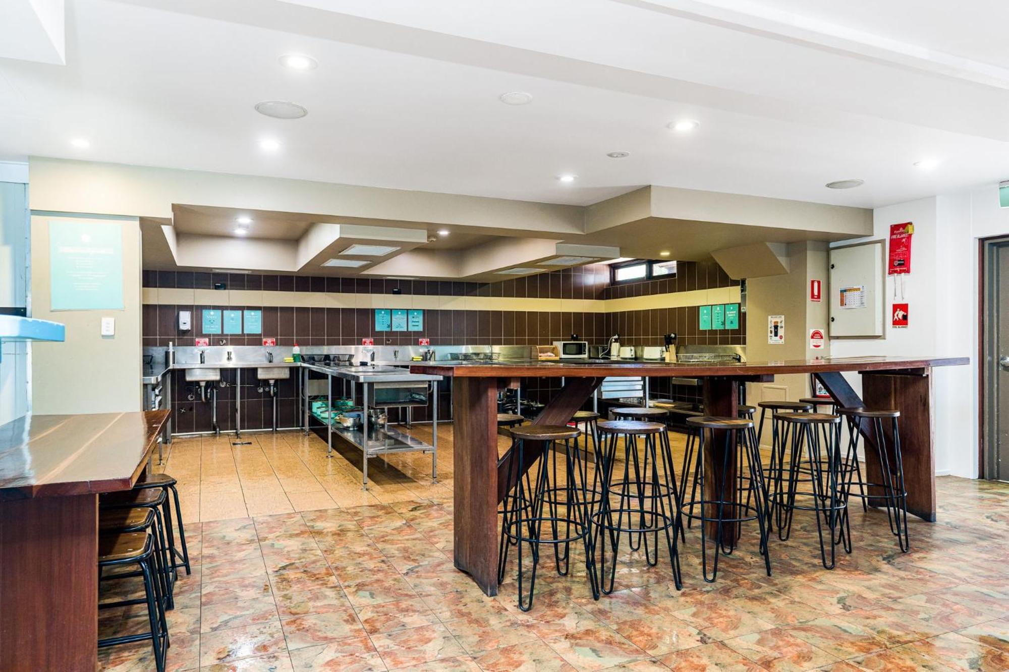 Aquarius Backpackers Resort ไบรอนเบย์ ภายนอก รูปภาพ