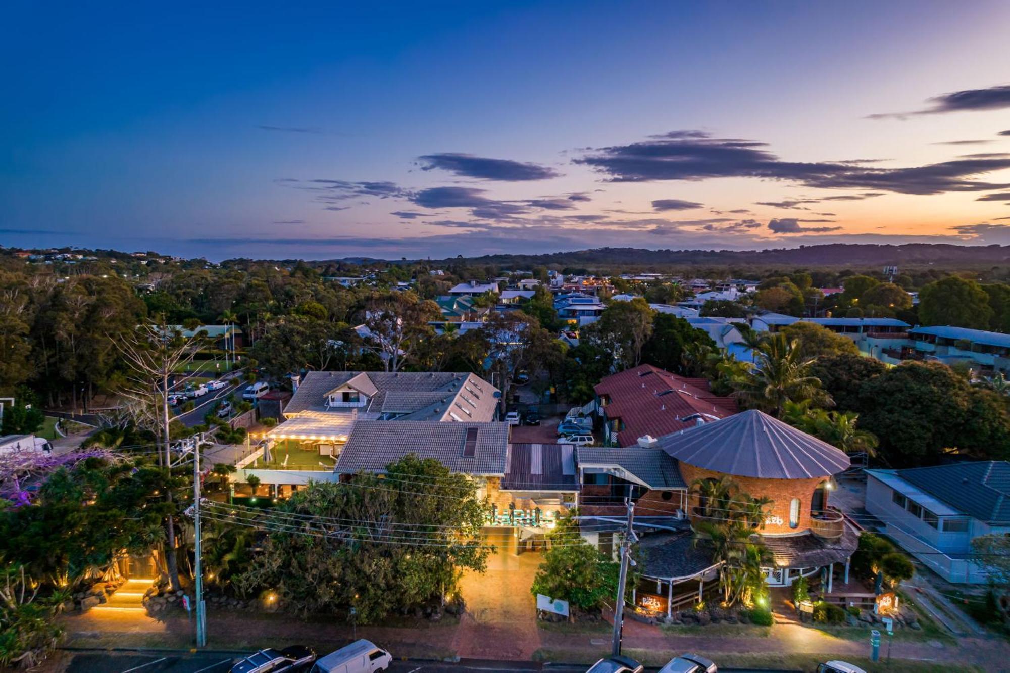 Aquarius Backpackers Resort ไบรอนเบย์ ภายนอก รูปภาพ