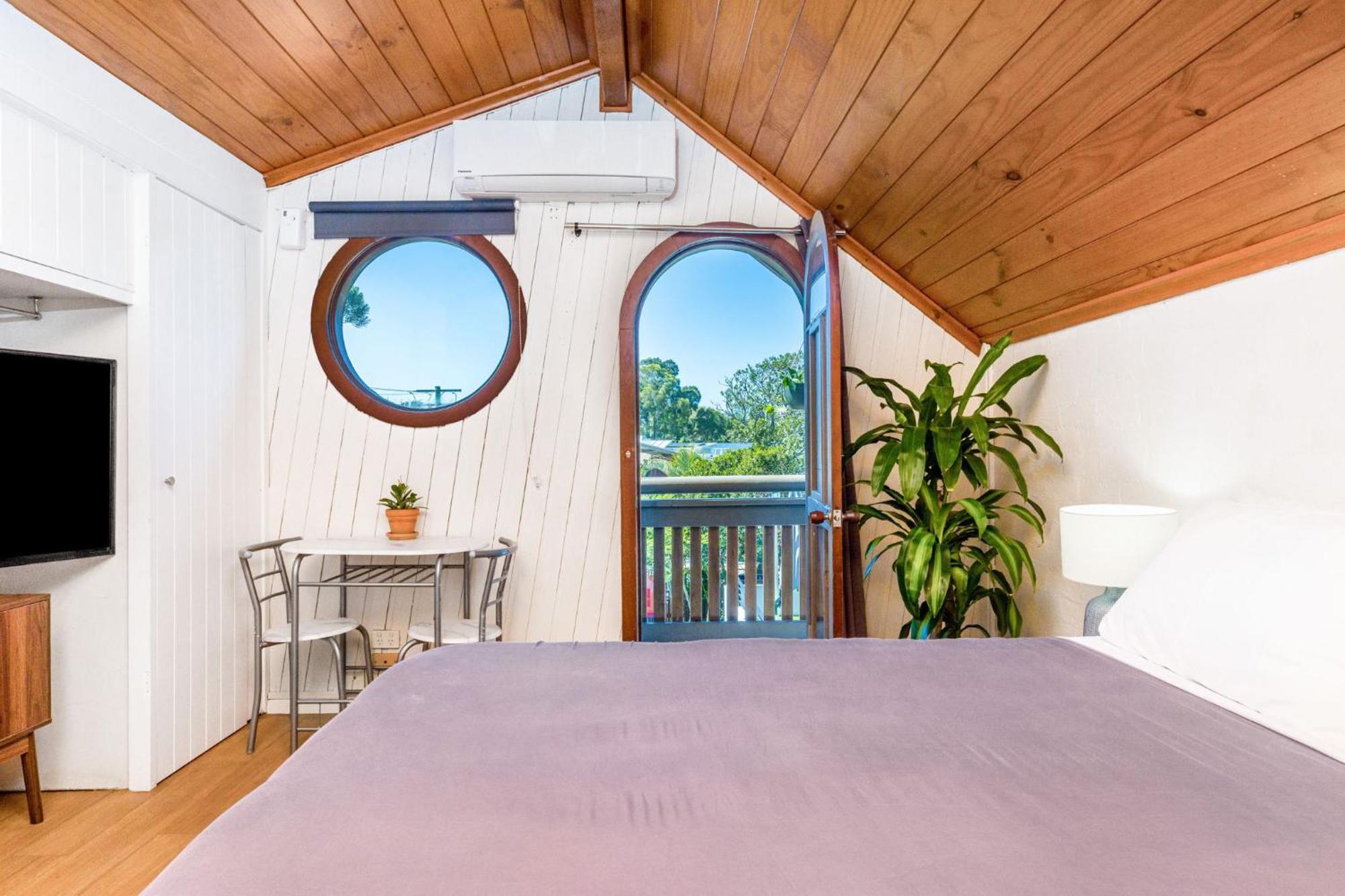 Aquarius Backpackers Resort ไบรอนเบย์ ภายนอก รูปภาพ