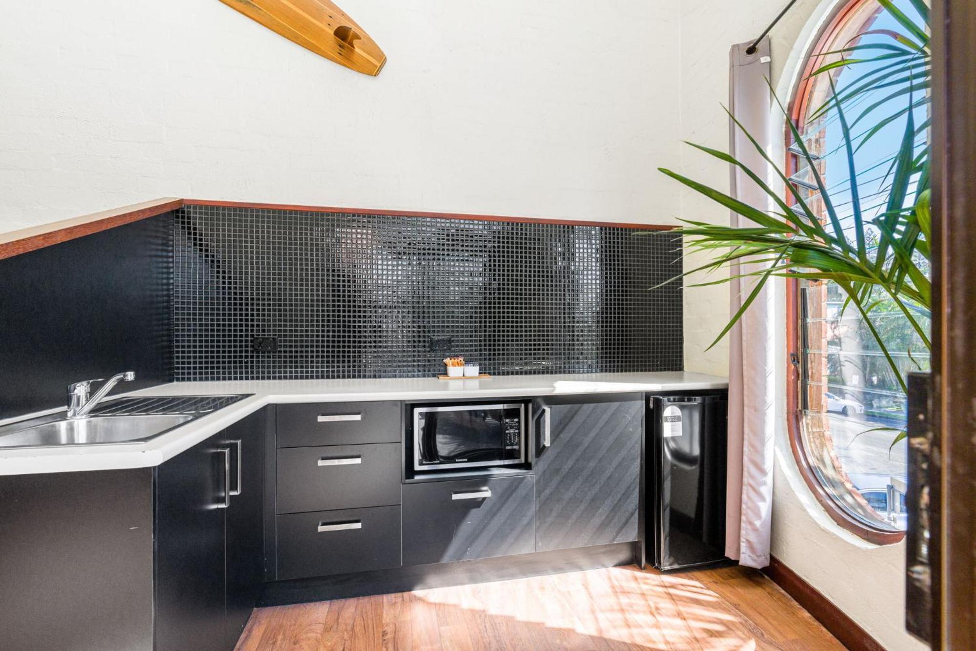 Aquarius Backpackers Resort ไบรอนเบย์ ภายนอก รูปภาพ