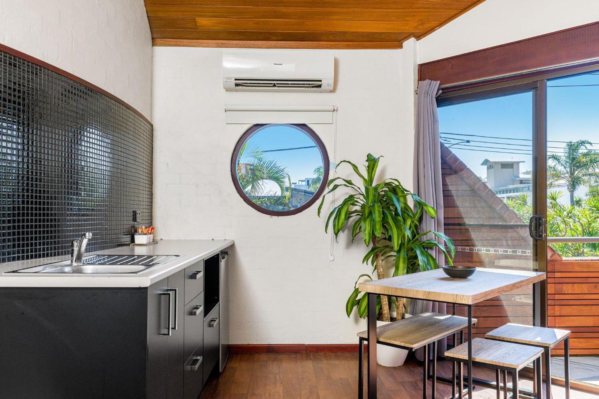 Aquarius Backpackers Resort ไบรอนเบย์ ภายนอก รูปภาพ