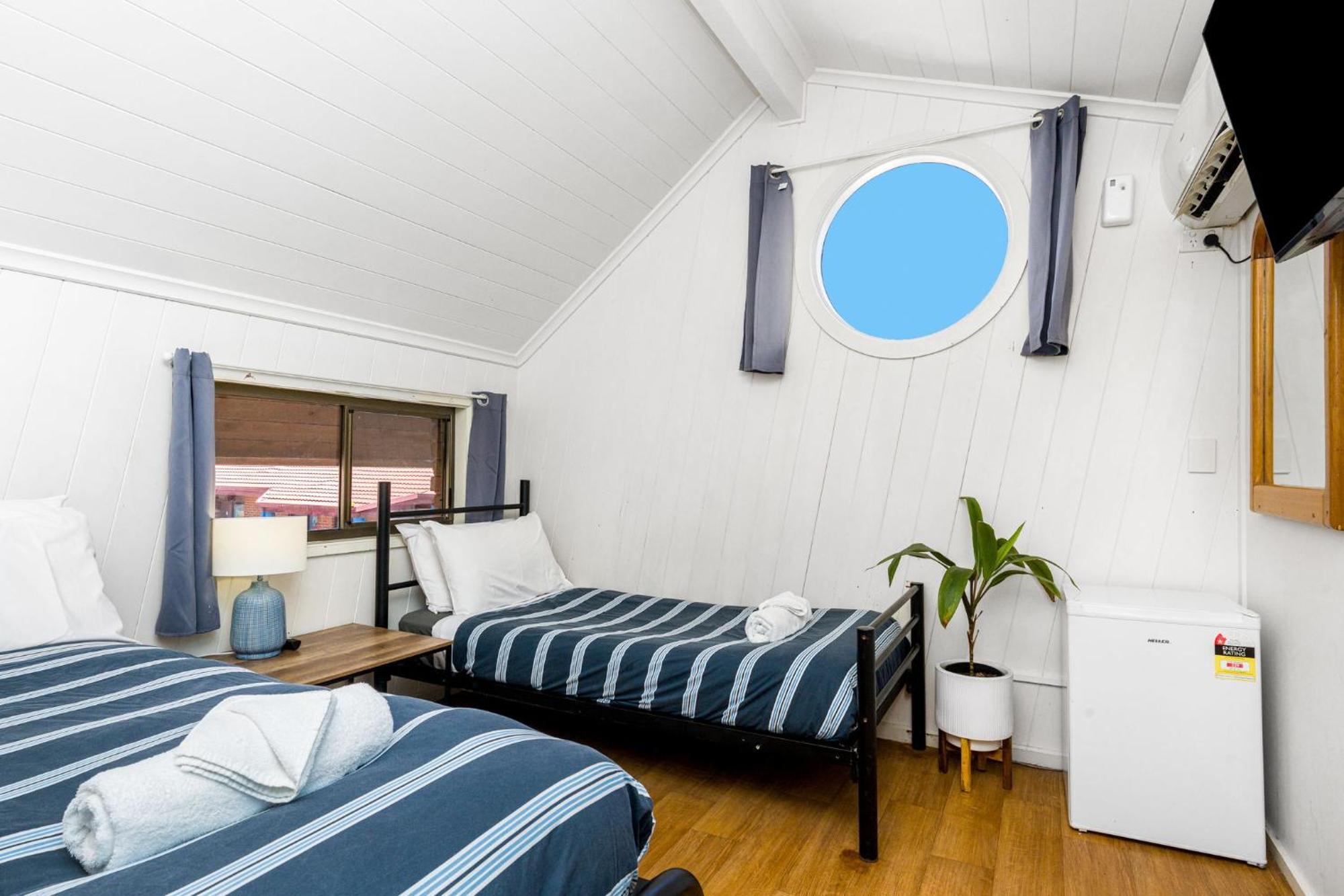 Aquarius Backpackers Resort ไบรอนเบย์ ภายนอก รูปภาพ