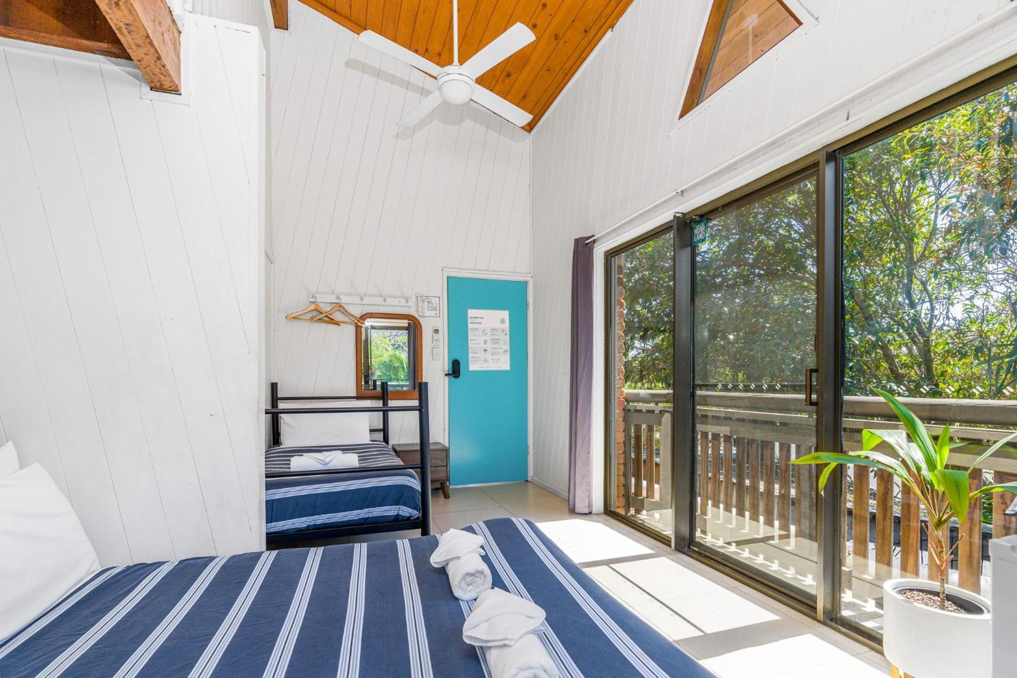 Aquarius Backpackers Resort ไบรอนเบย์ ภายนอก รูปภาพ