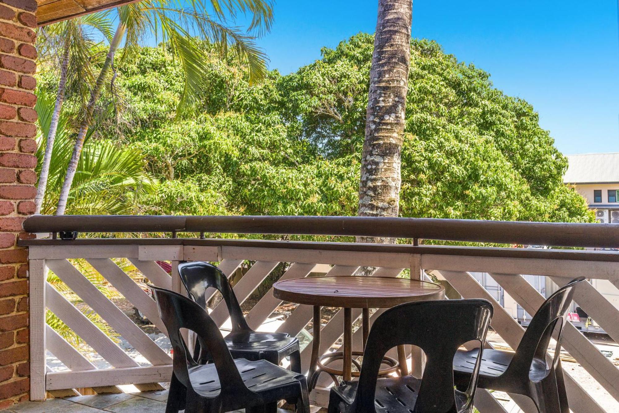 Aquarius Backpackers Resort ไบรอนเบย์ ภายนอก รูปภาพ