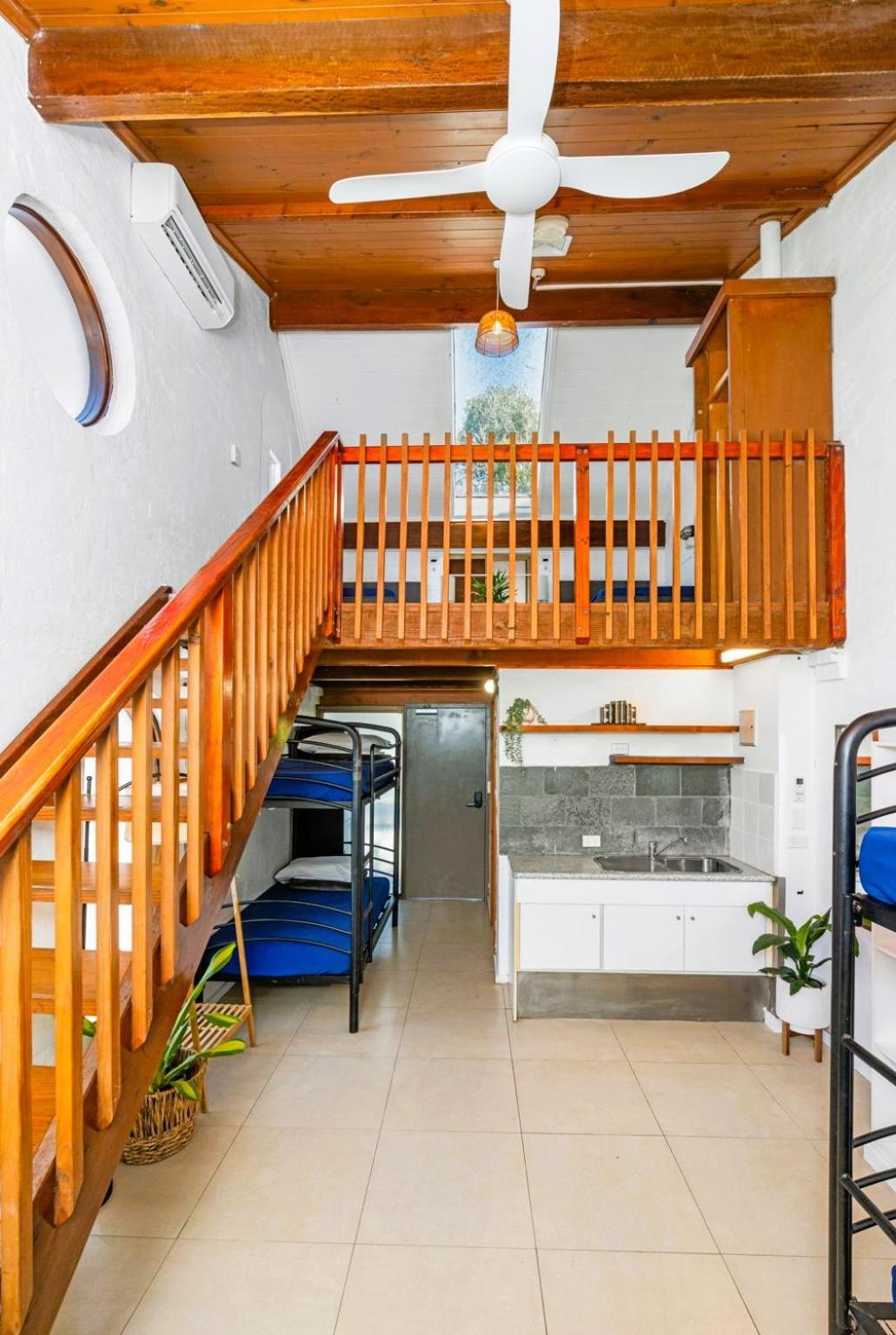 Aquarius Backpackers Resort ไบรอนเบย์ ภายนอก รูปภาพ