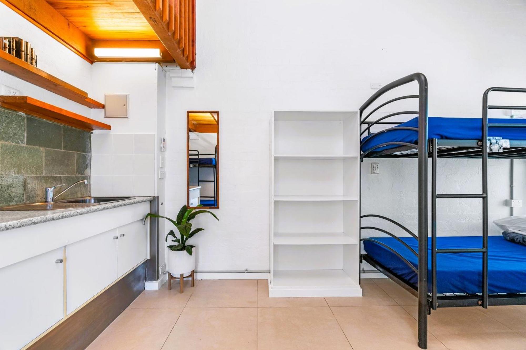Aquarius Backpackers Resort ไบรอนเบย์ ภายนอก รูปภาพ