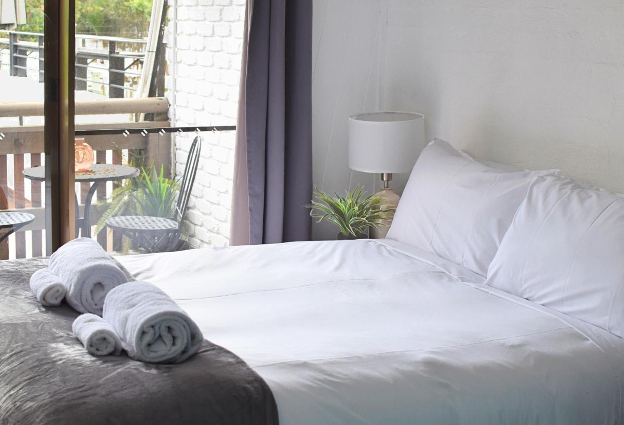 Aquarius Backpackers Resort ไบรอนเบย์ ภายนอก รูปภาพ